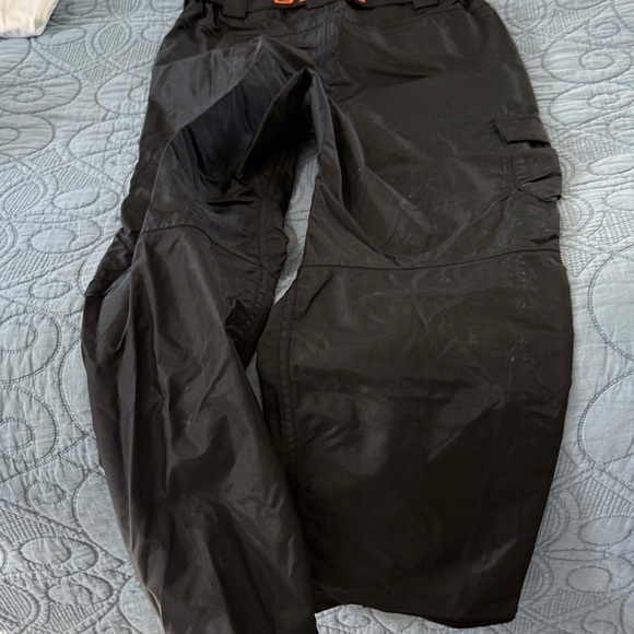 Women's Black Cargo Pants - Picture 6 of 6